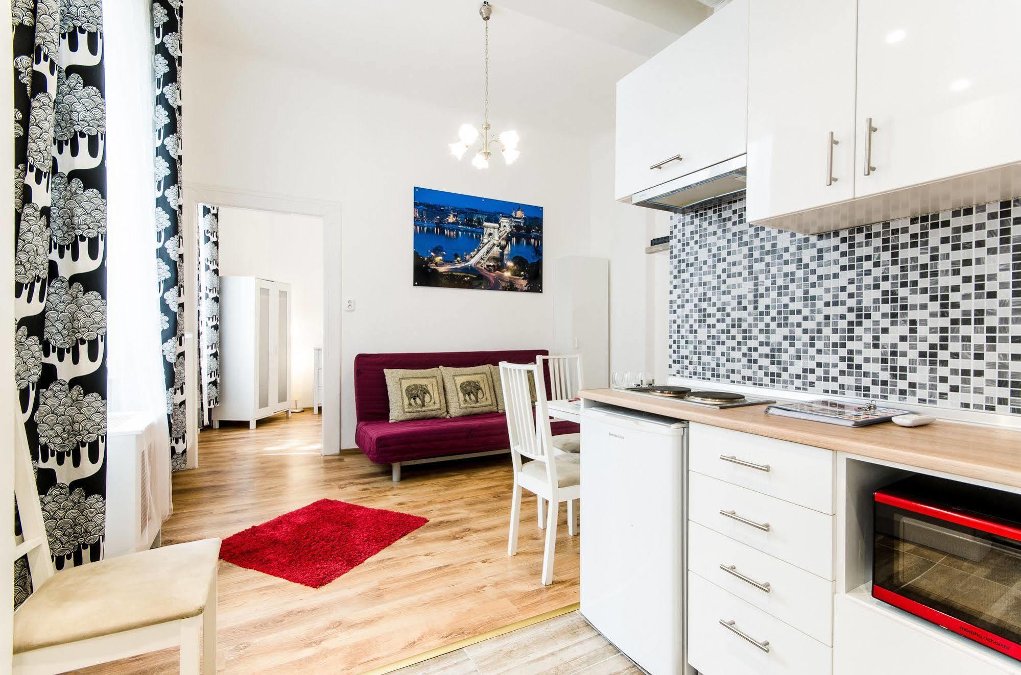 Like Home - City Center - Style Apartment بودابست المظهر الخارجي الصورة